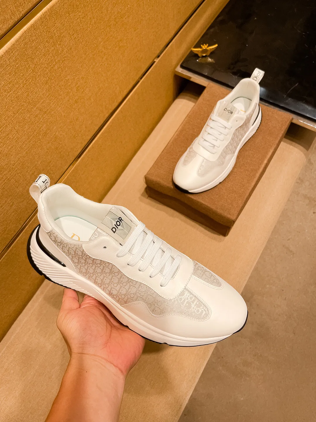 Men's shoes💰 460💰🔥[Dior]🔥Men's high-end brand of shoes official website 1:1 latest masterpiece: the upper is made of Italian imported first-layer cowhide with a comfortable and breathable lining➕original non-slip and wear-resistant outsole🔥, making walking more convenient and comfortable! An exclusive new model, a stunning work, a beautiful 1:1 replica [color] compared to the official quality! Create a fashionable personality to set off your uniqueness! A must-have for trendy men! Classic🔥Size: 38-44 Color: 🔥 2⃣️colors available🔥